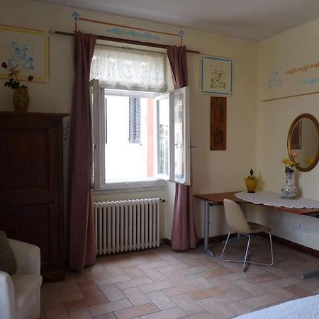 Appartamento Palazzo Del Provveditore Vista Lago Дезенцано-дель-Гарда Экстерьер фото